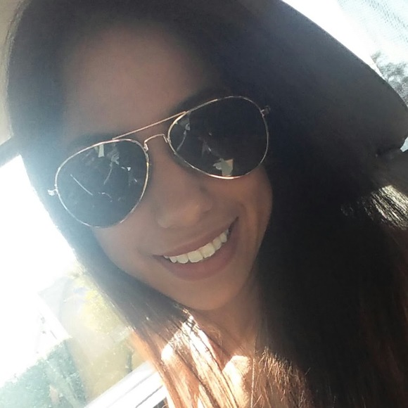 Meet your Posher, B - Picture 2 of 2